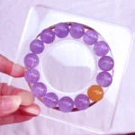 alt="amethyst bracelet on plate"