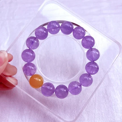 alt="amethyst bracelet picture"