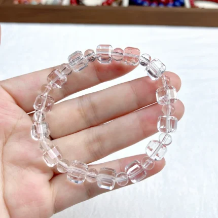 alt="cube crystal bracelet"