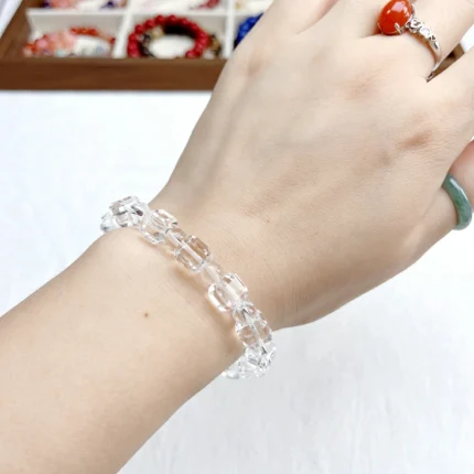 alt="cube crystal bracelet jewelry"