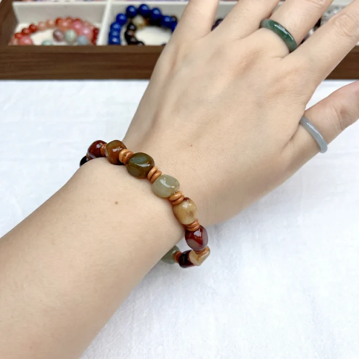 alt="cute colour jade bracelet effect view"