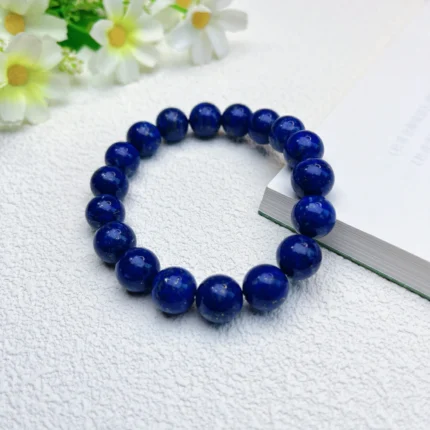alt="lapis lazuli bracelet and gemstone front"