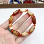 alt="long jade bracelet effect"