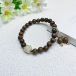 alt="nature nan wood bracelet wear"