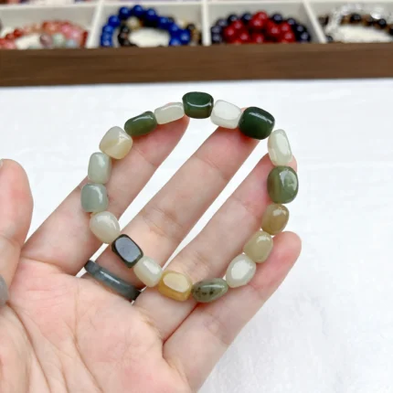 alt="pure colour jade bracelet effect"