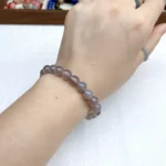 alt="pure grey agate bracelet wear"