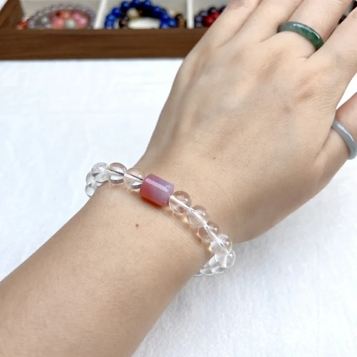 alt="pure white crystal bracelet photo"