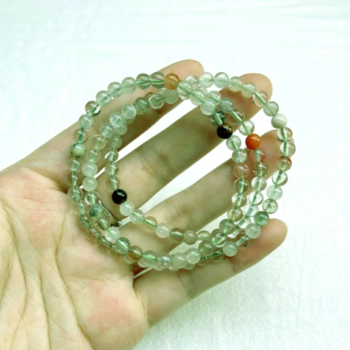 alt="soft green loop crystal bracelet picture view"